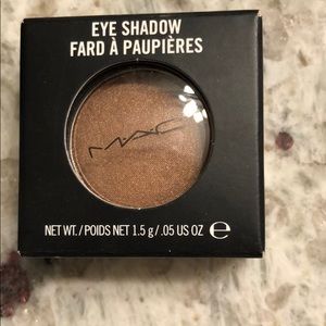 MAC Eyeshadow NIB - mulch